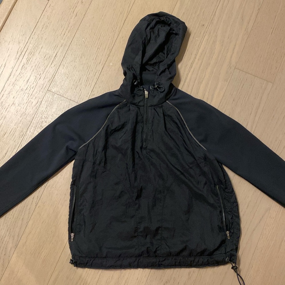 Outdoor Voices Top with Windshield